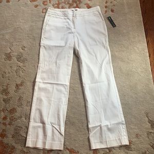 White dress pant. Size 6p brand new,never worn